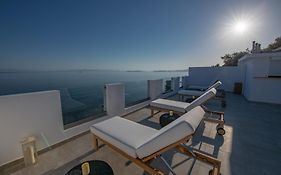 Flisvos Beachfront Apartments
